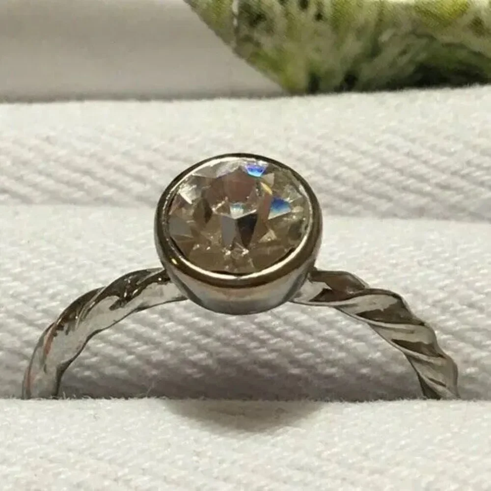 N/A twisted band